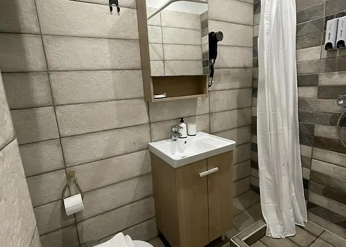 Opalinep10 * Larissa